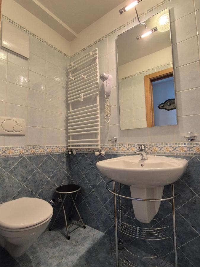 Appartamento con 3 Camere da Letto e Vista Montagna