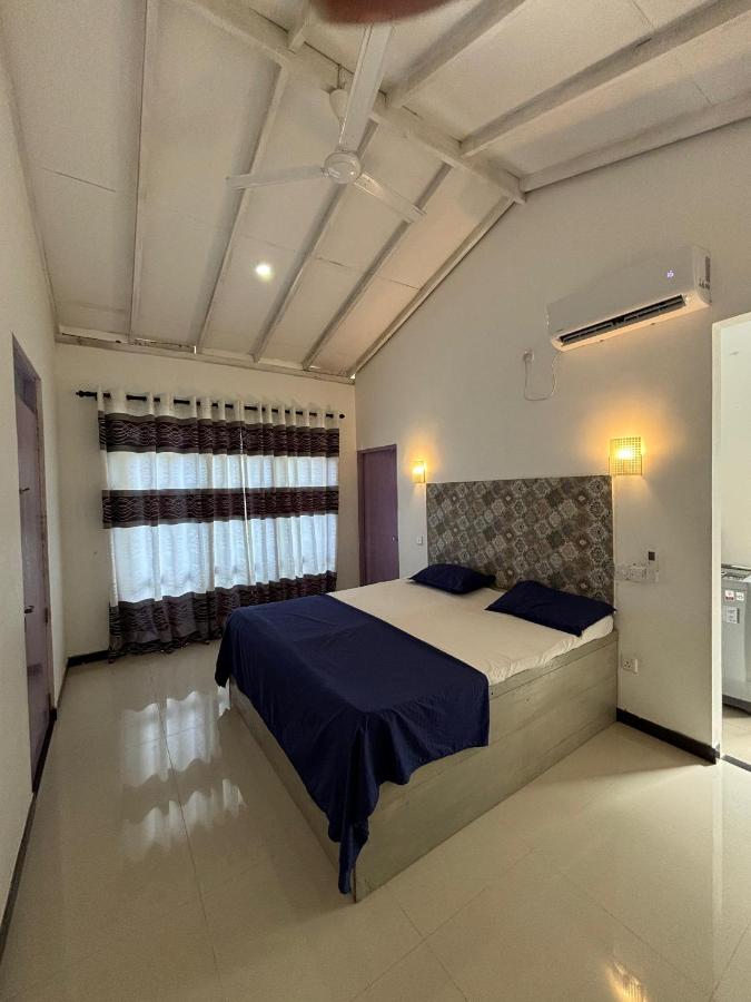 House 73 - Ferienwohnung Unawatuna