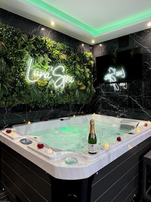 Love Room, Luna Spa APRÈS-MIDI 13h à 18h - B&B Saint-Ouen-l'Aumône