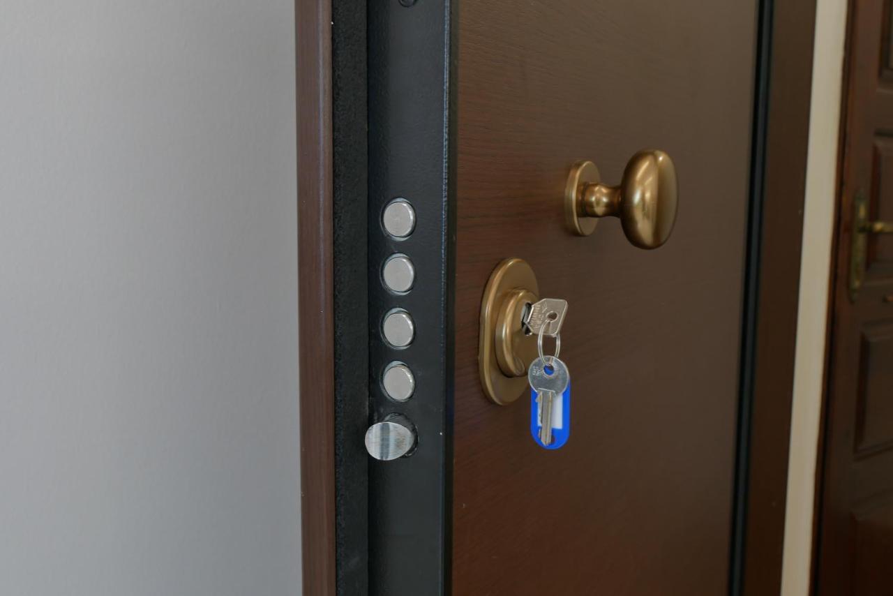 Coral Apartment with free private parking of stayinthess - B&B