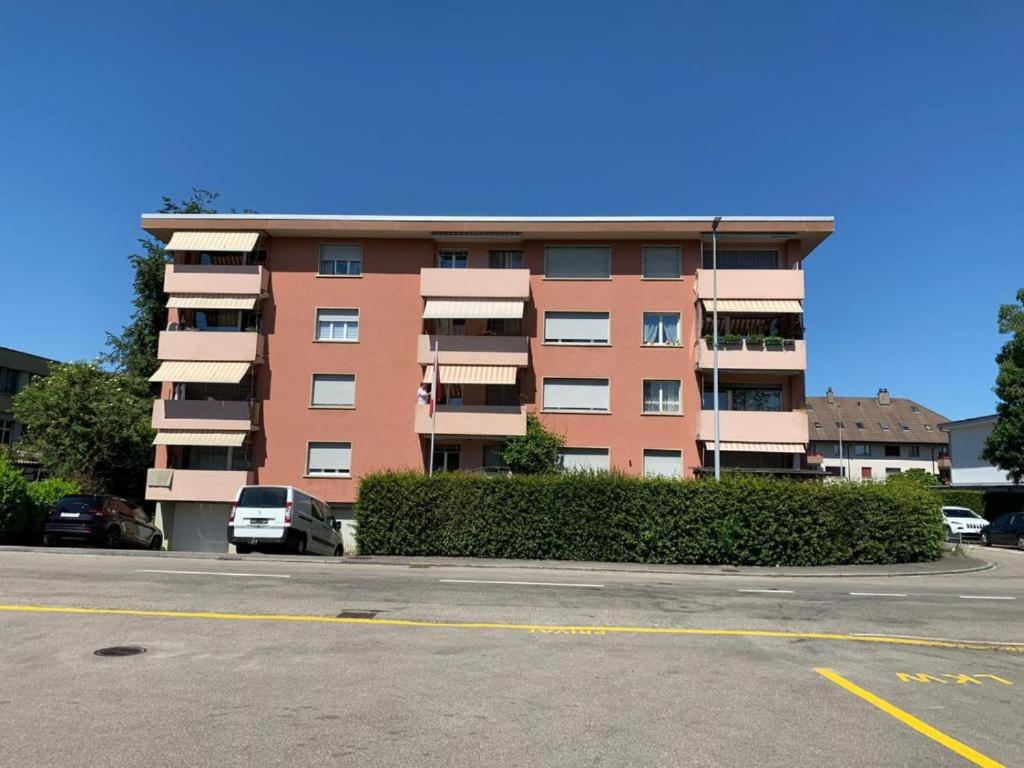 3-Room Apartment for Business Travelers or Familie, Free WiFi & TV with 100 Countries, DAZN, Sky, Netflix & Disney - Chambres d’hôtes Wynau