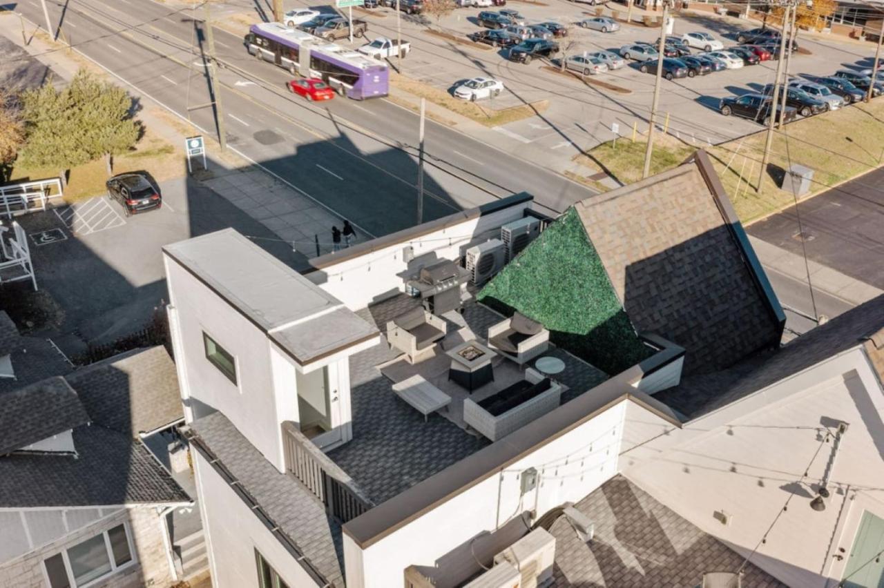 Gorgeous Home Rooftop Deck 3 Bdrs 3 Baths - Chambres d’hôtes