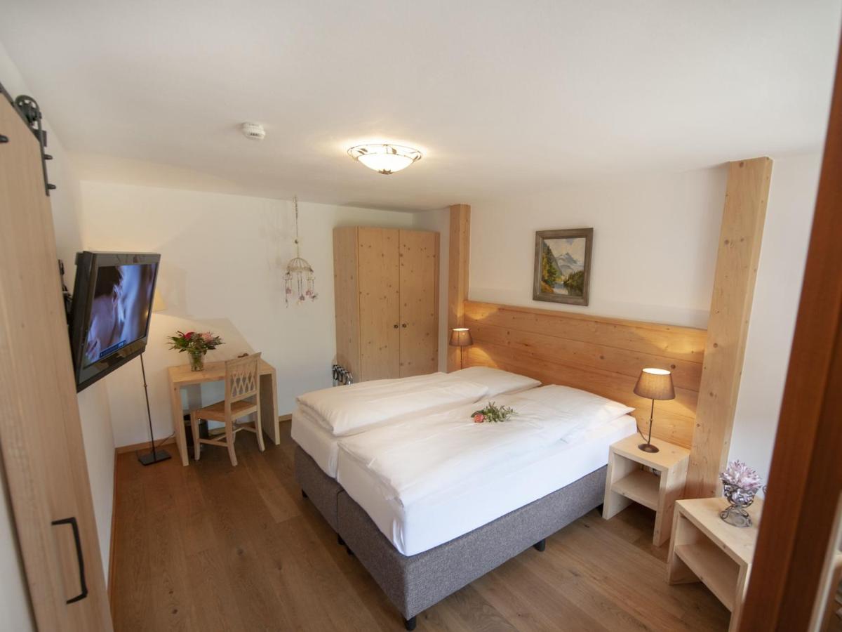 One-Bedroom Apartment with Balcony