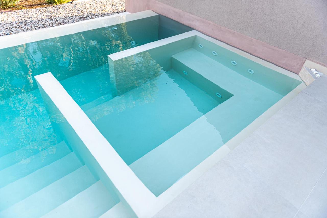 Villa mit 2 Schlafzimmern und privatem Pool