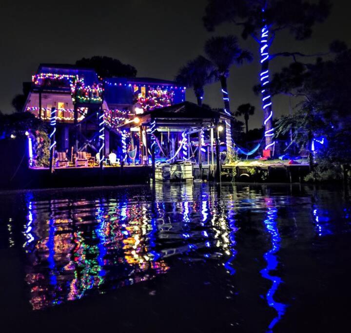 Lazy Lake Lodge on Clear Lake-Space Center Houston - Chambres d'hôtes Houston