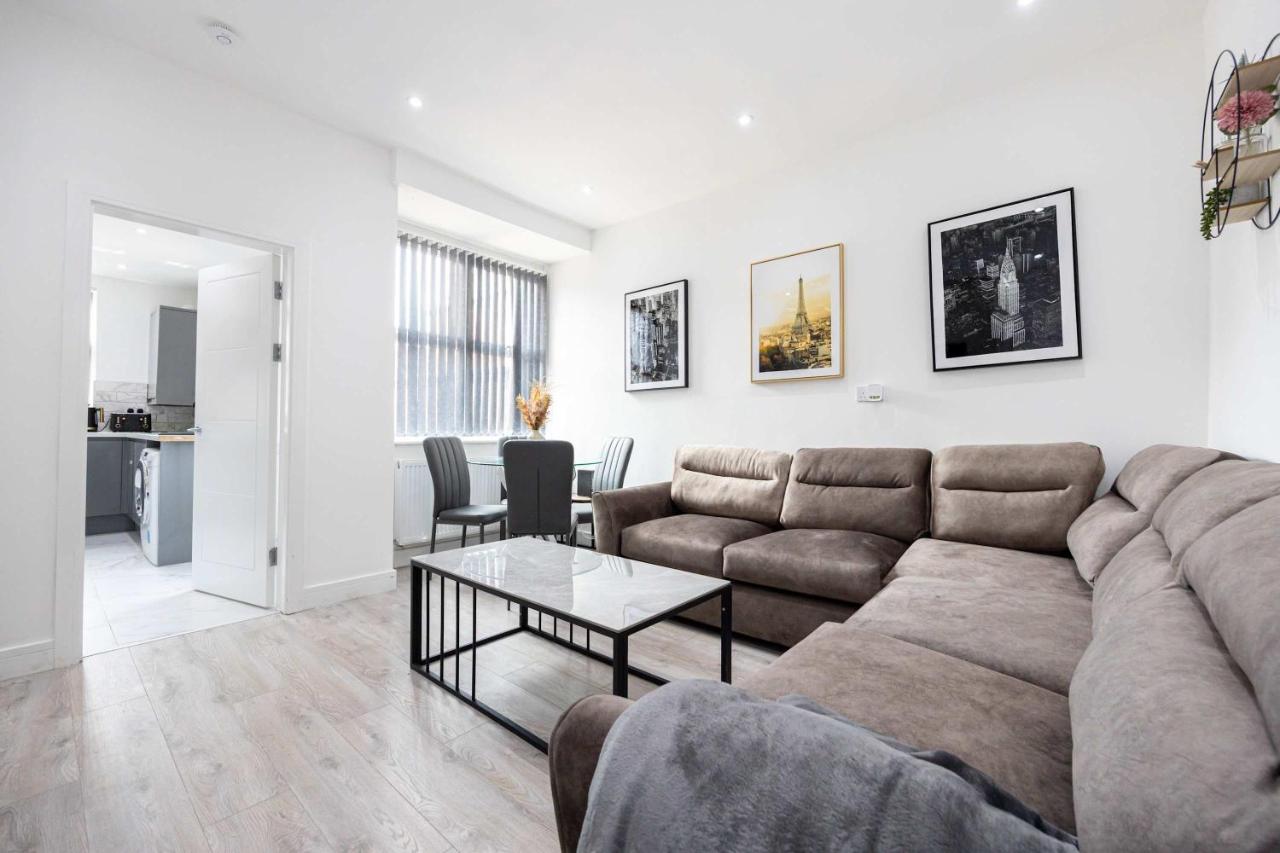 Newly Refurbished 4Bedroom House nr City Centre - B&B