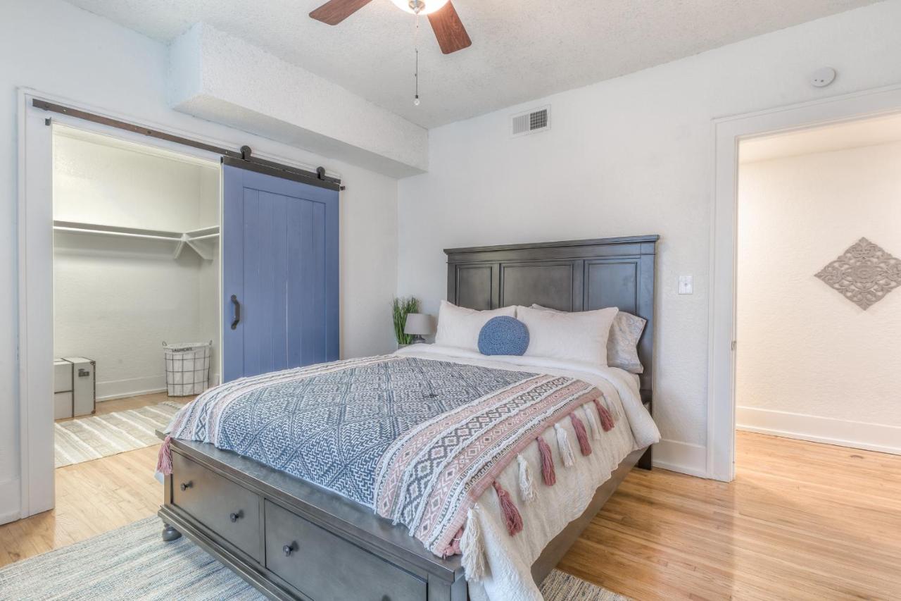 Carson Flats Apt 3 - 1BR Near BOK, OSU Med, Dtwn - B&B Tulsa
