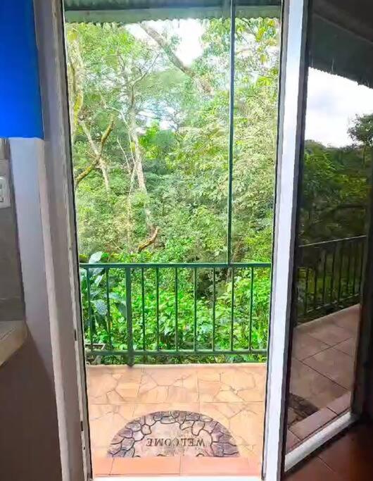 hospedaje Cuidad Colon Costa Rica - B&B