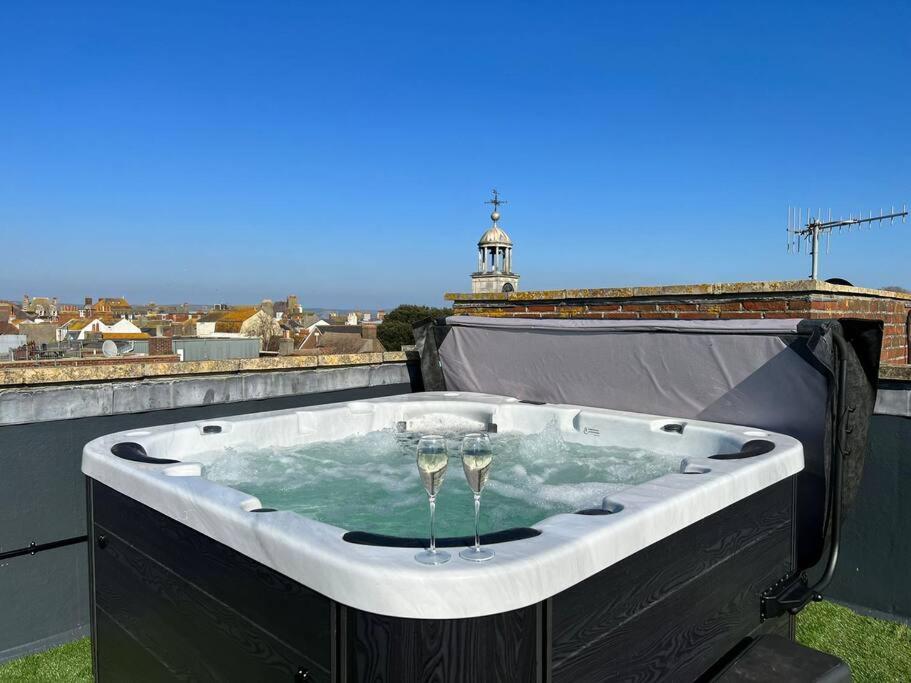Harbourside Hot Tub Penthouse - B&B