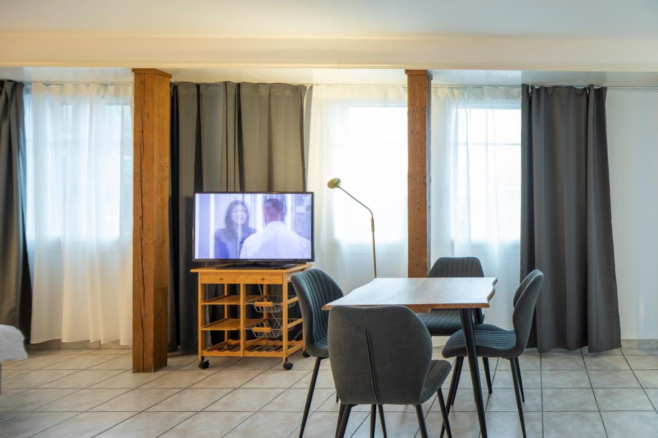 Family Room with Mountain View