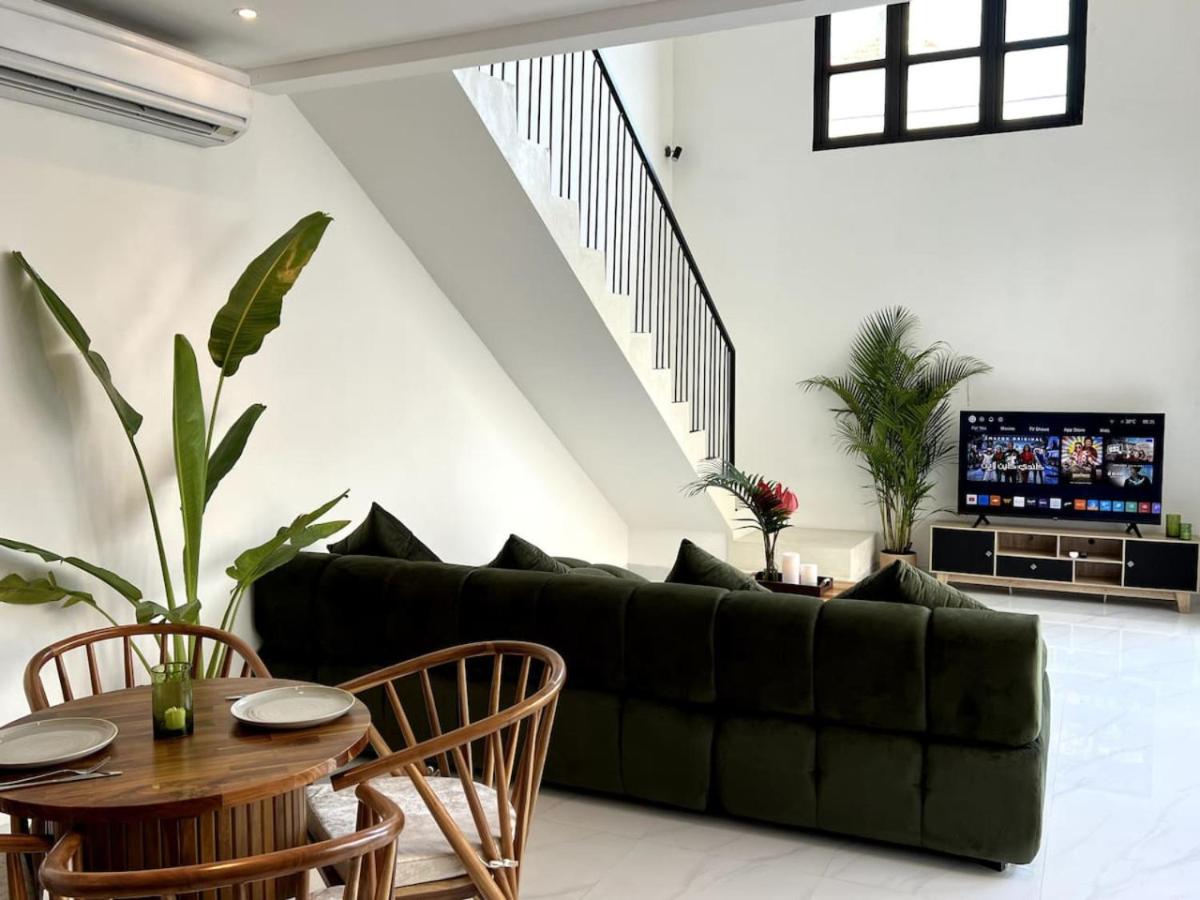 LUX Villa, Private Pool Berawa - Bed and Breakfast
