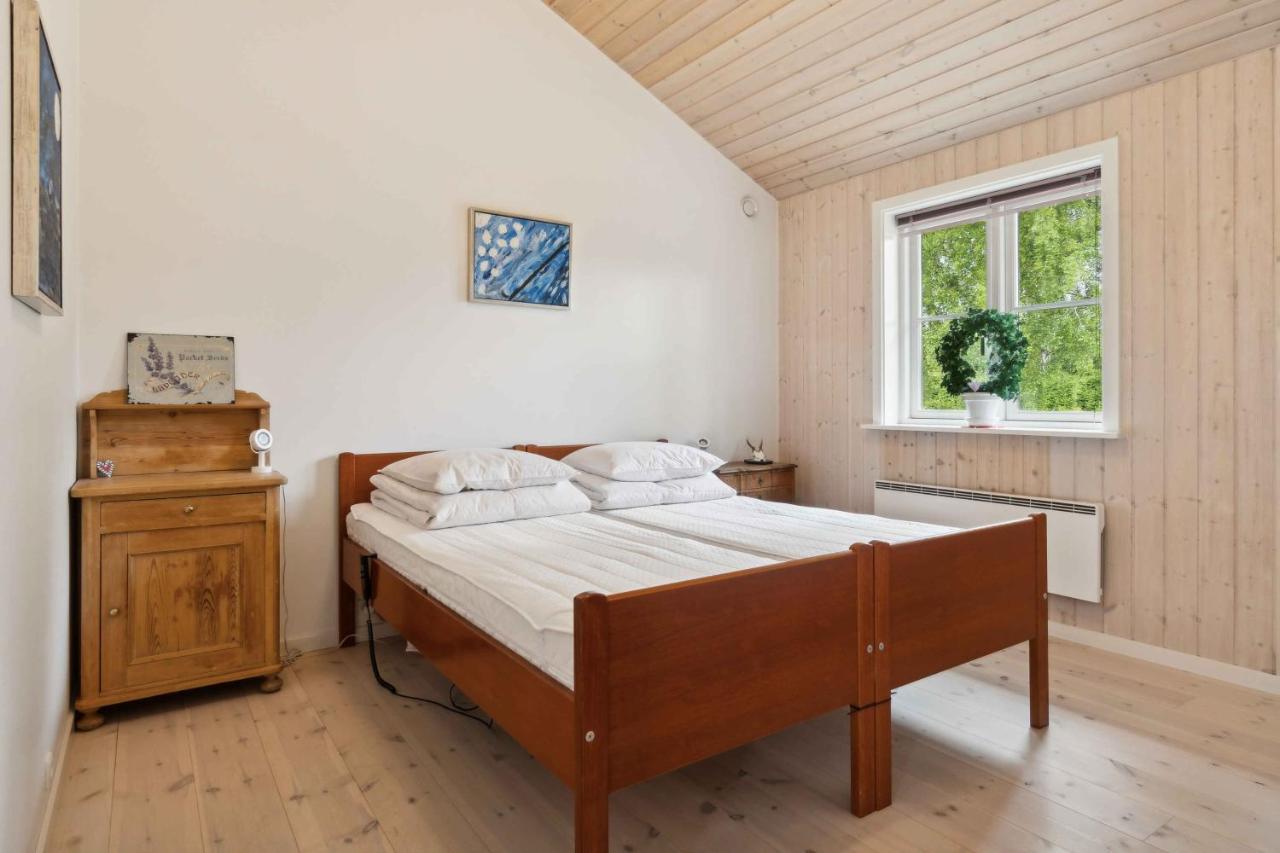 Lovely Holiday Home In Nykøbing Sjælland - B&B