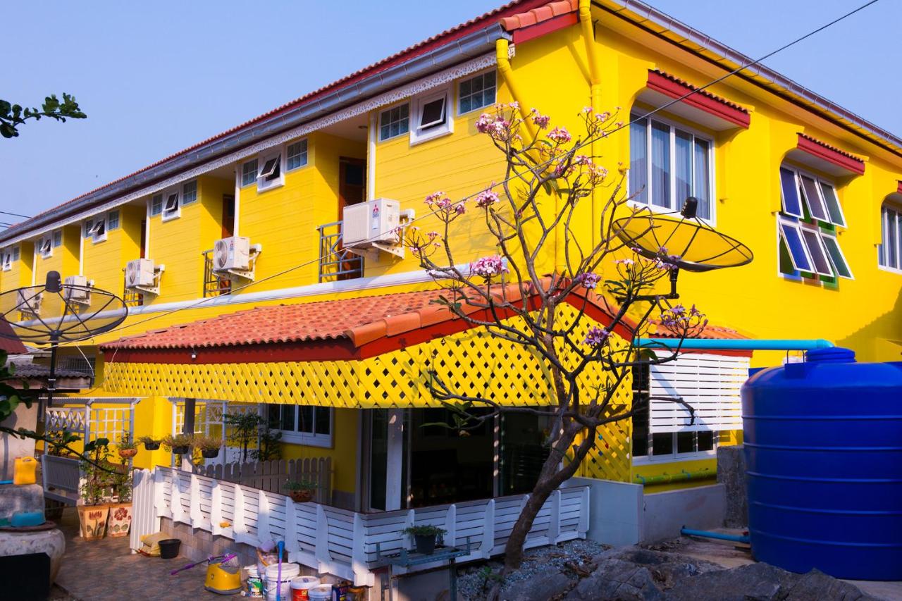 Rak Ban Kerd House - Bed and Breakfast