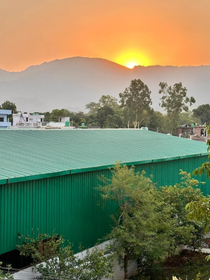 Yoga Wifi Travel Home Stay - B&B