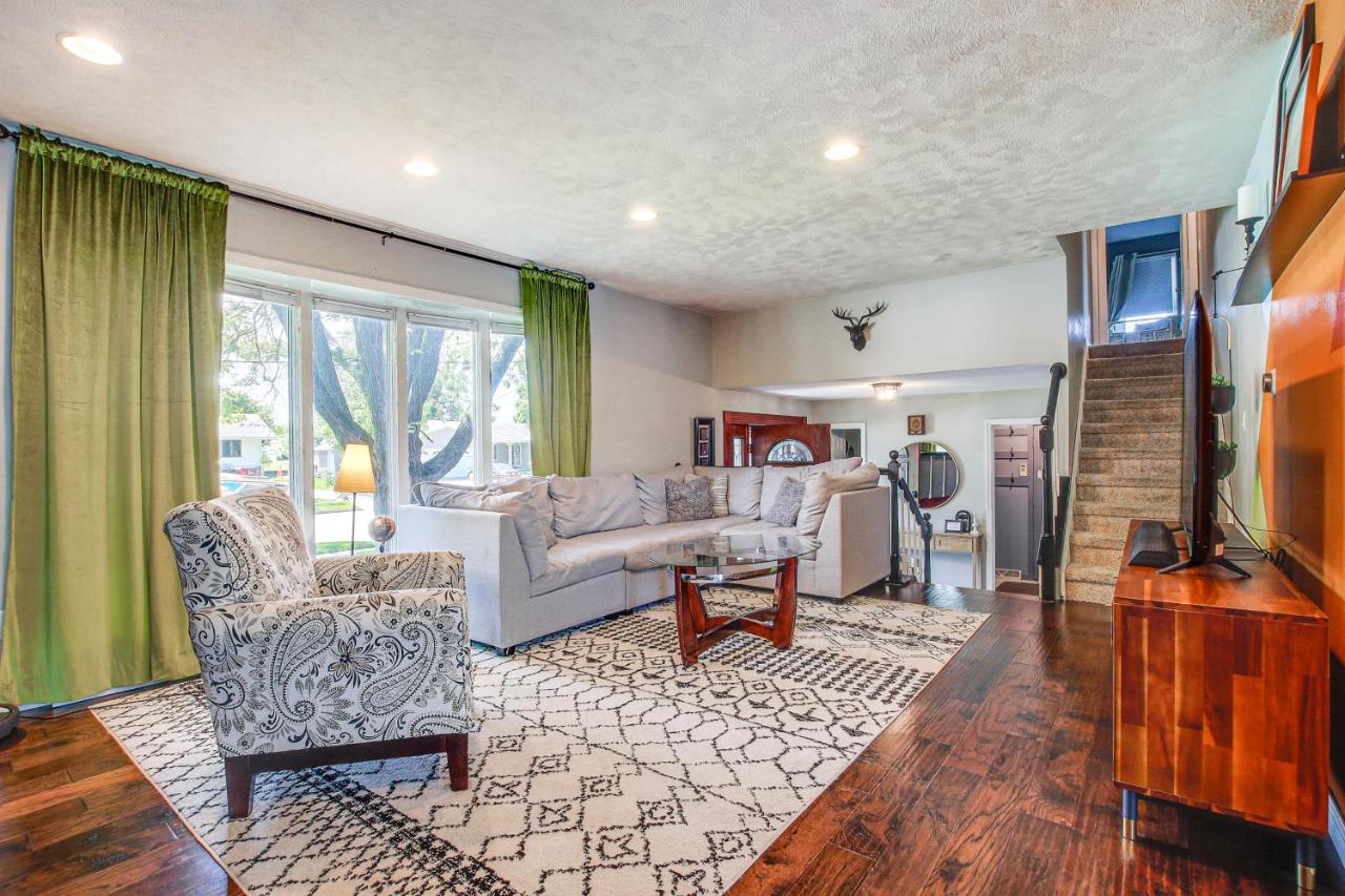 2 Mi to Dtwn Oshkosh Canal-Front Family Getaway! - Chambres d’hôtes Oshkosh