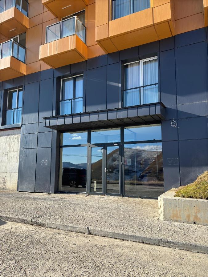New Gudauri Four Seasons F4 Block 5m walk to Gondola lift - B&B