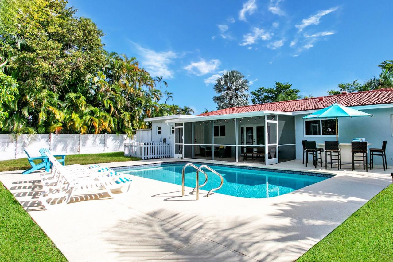 Luxury 5BR Villa Heated Pool near Beach & Casino - B&B
