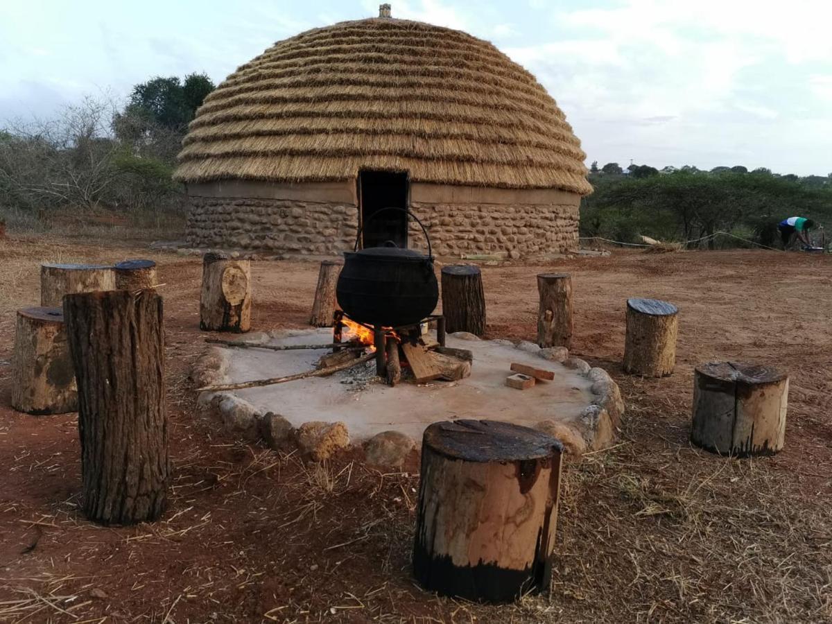 Indlondlo Cultural Village - B&B