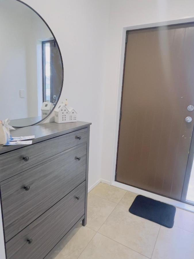 Room available near airport - B&B