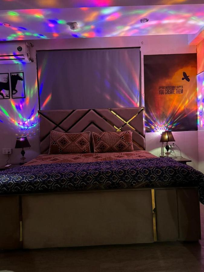 Spacious flat in e11/2 - B&B