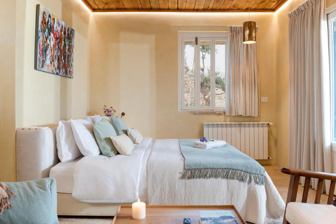 King Room with Mountain View