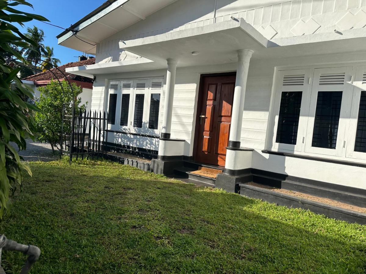 Negombo - Entire House - Sleeps 7 - Close to the Airport - Ferienwohnung