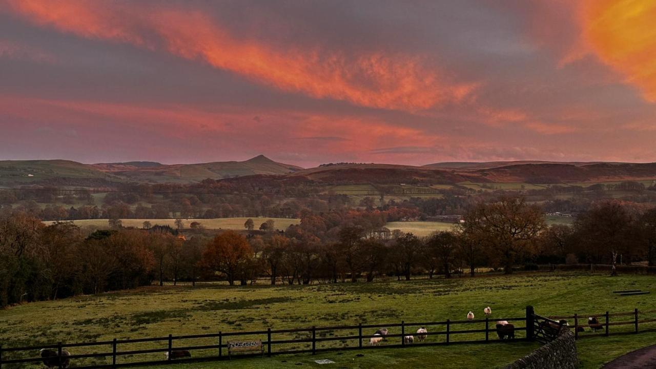 The Barn at Cliff Hollins Farm - B&B Macclesfield