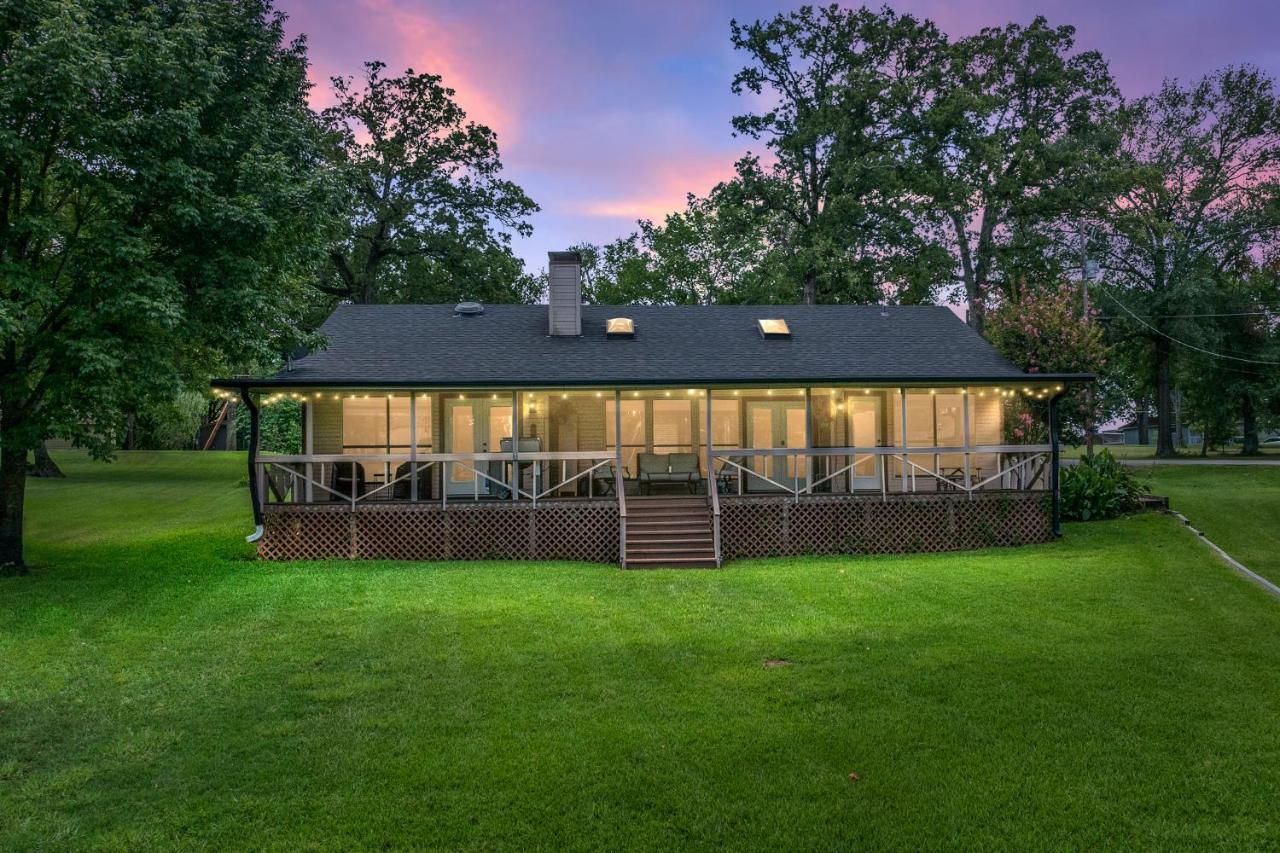 The Blue House - B&B Tool