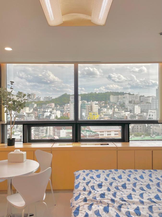 New, 1-minute walk from Hongdae Entrance Station, Great Namsan Tower View - Ferienwohnung