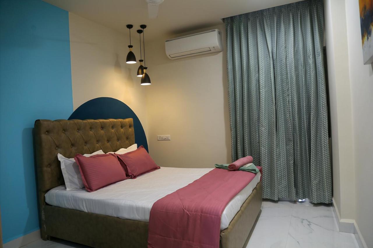 Cozy 3 bhk A/C home @ wipro circle , Near US Embassy - B&B