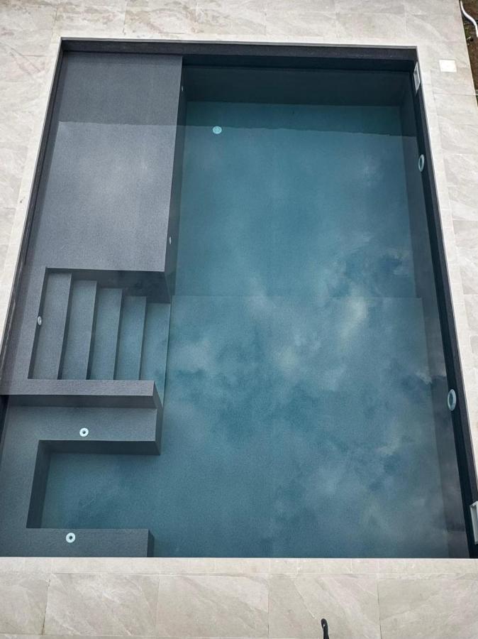 A window into the blue - B&B