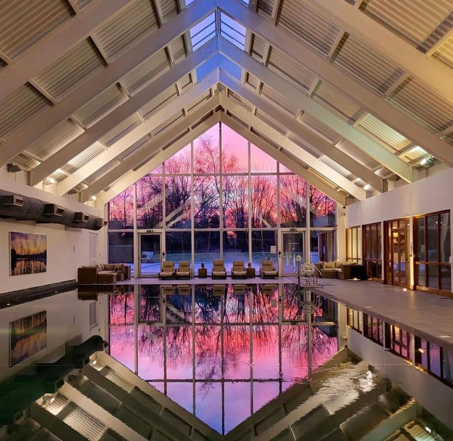 Merlin House at Lower Mill Estate A gorgeous home with lake access, air conditioning and luxury spa access - Ferienwohnung Somerford Keynes