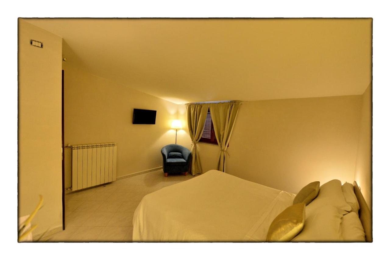Two-Bedroom Deluxe Apartment with Garden View