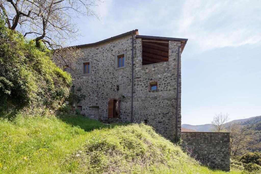 appartamento in casa medievale - B&B Aulla