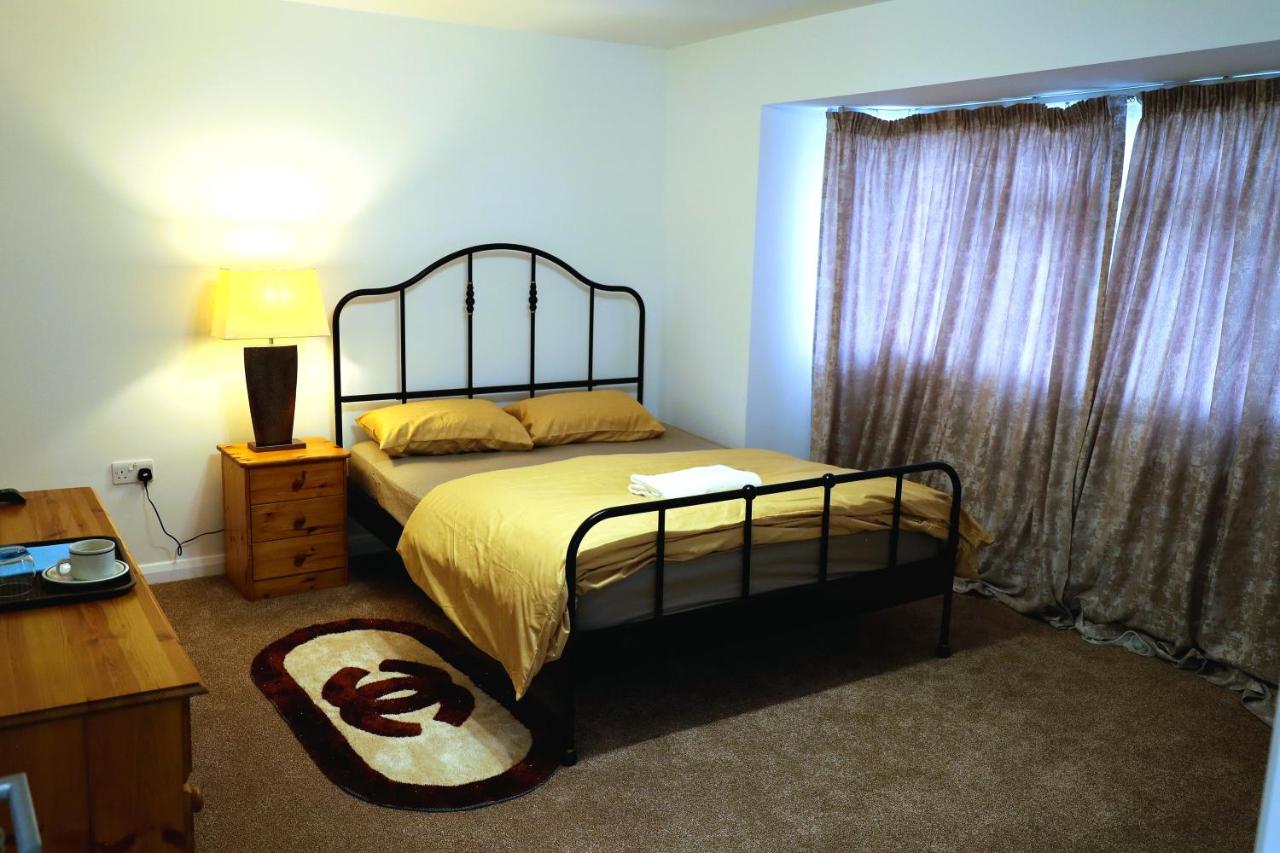 Spaciuos Ensuit 4 - B&B