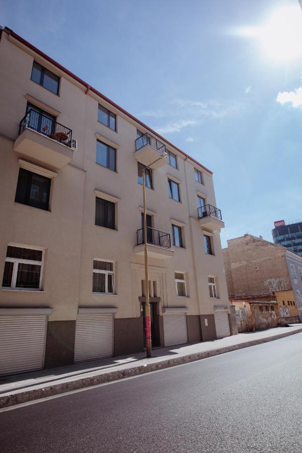 SMART LUX 7 APARTMENT BAJZOVA - centrum, AC 2x - B&B Košice