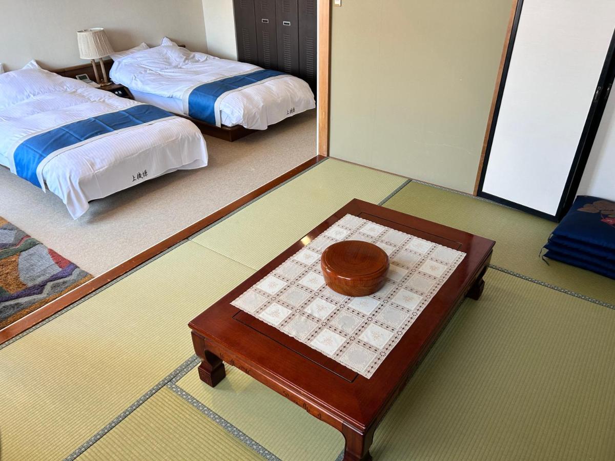 Quadruple Room with Mountain View