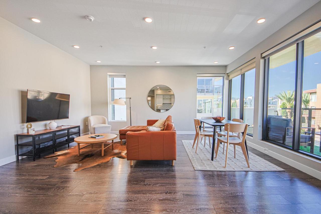 Hollywood Escape! Elegant 2BR 2BA Rental - Bed and Breakfast Los Angeles