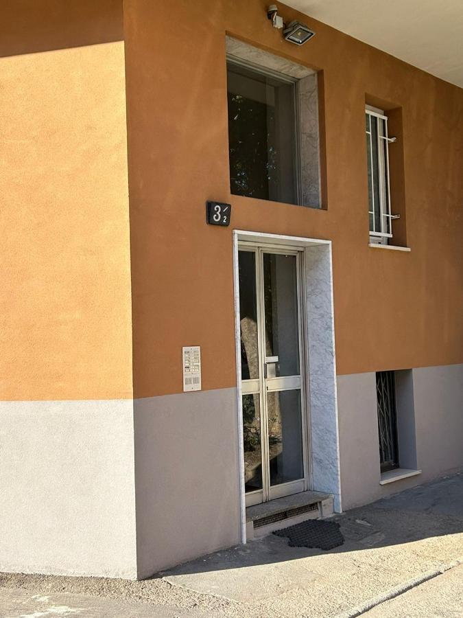Lovely 2 room apartment with small garden - Ferienwohnung