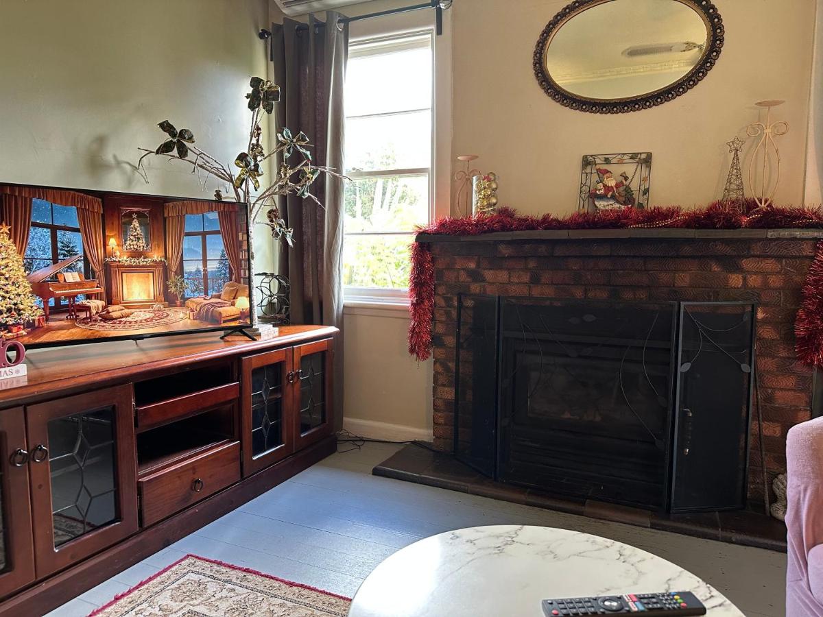 Bush Retreat Farm Stay 2 BR Guest Suite - Bed and Breakfast Gelliondale