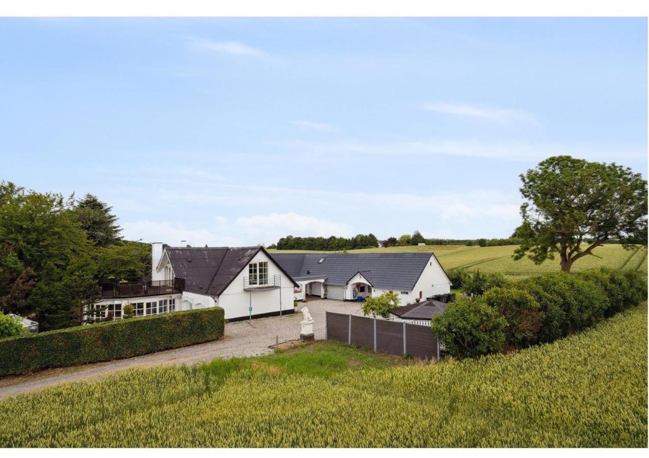 Nedlagt Landbrug med 3 lejligheder - B&B Vejle