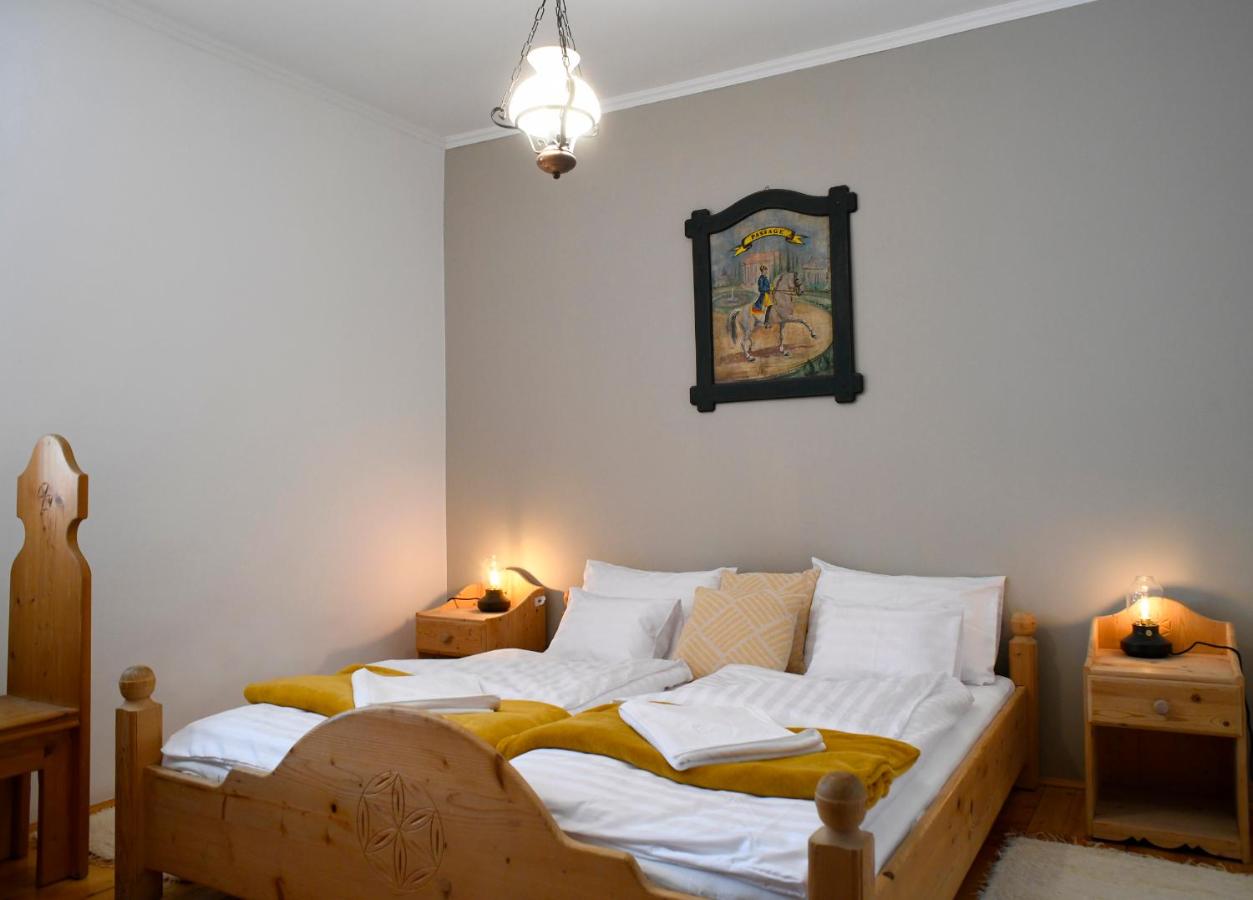 Standard Queen Room