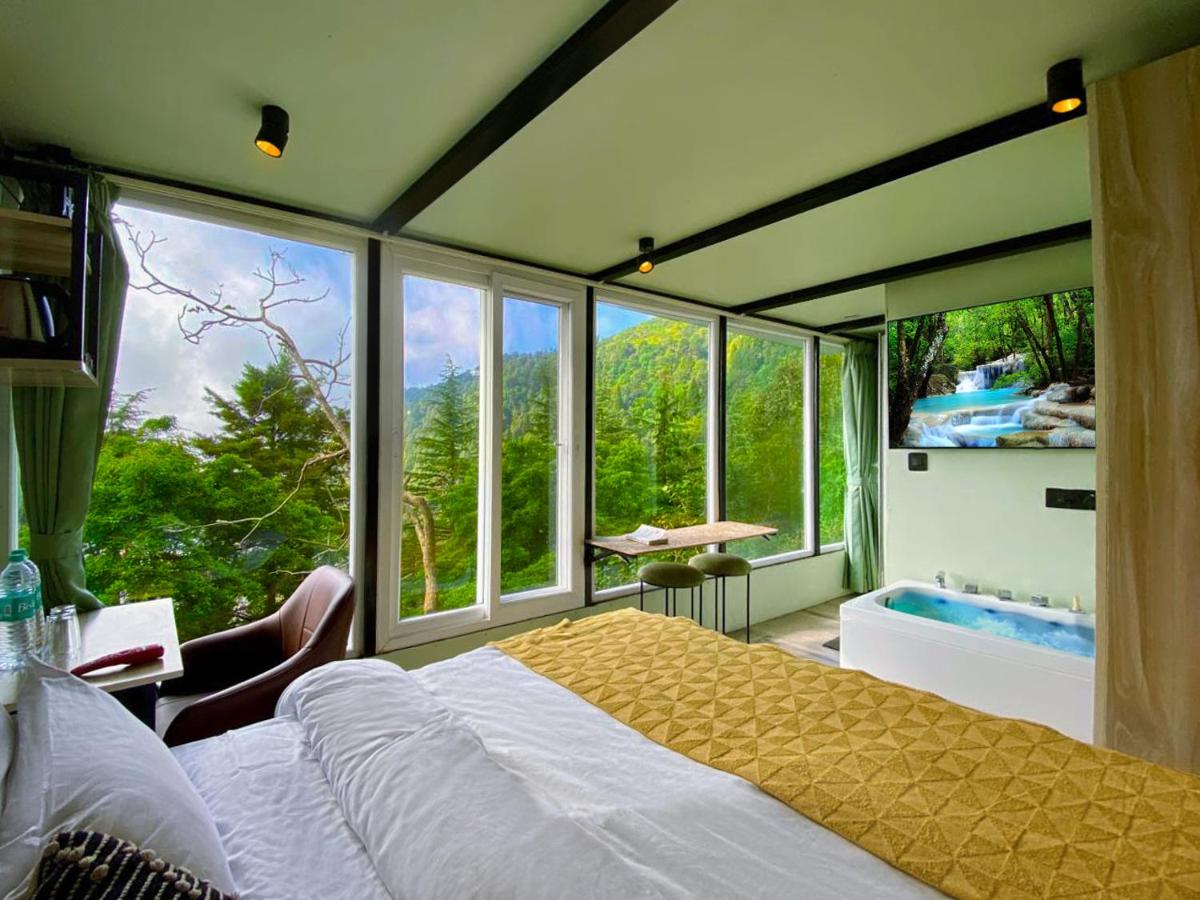 Kamer met Kingsize Bed en Uitzicht op de Bergen