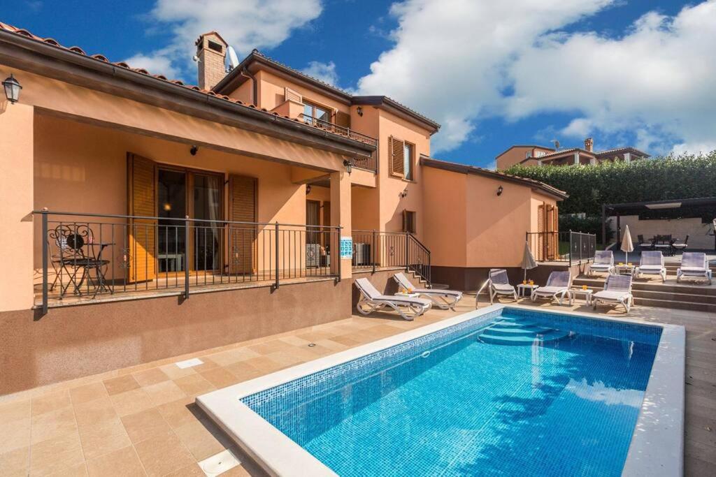 Villa Marina with pool, BBQ & parking near Poreč - B&B Jasenovica