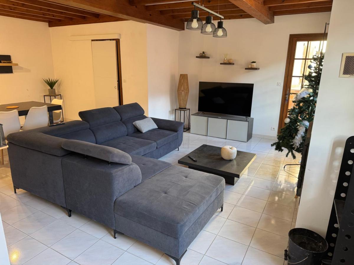 Gite BOUTX 6 PERSONNES AVEC DEUX LITS DOUBLES ET 1 CANAPE LIT - B&B Boutx