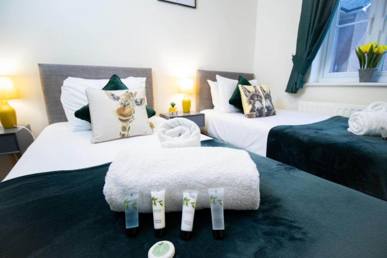 Brunel Apartment, Sleeps 4, 2 Bedrooms, Free parking, Long stay disc - B&B Swindon
