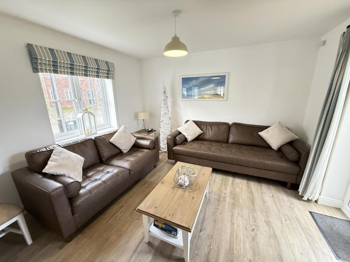 New England Cottage - Part of the The Bay Filey Holiday Village with pool, gym and direct beach access, pub, restaurant, tennis and meadows walks - Chambres d'hôtes Filey