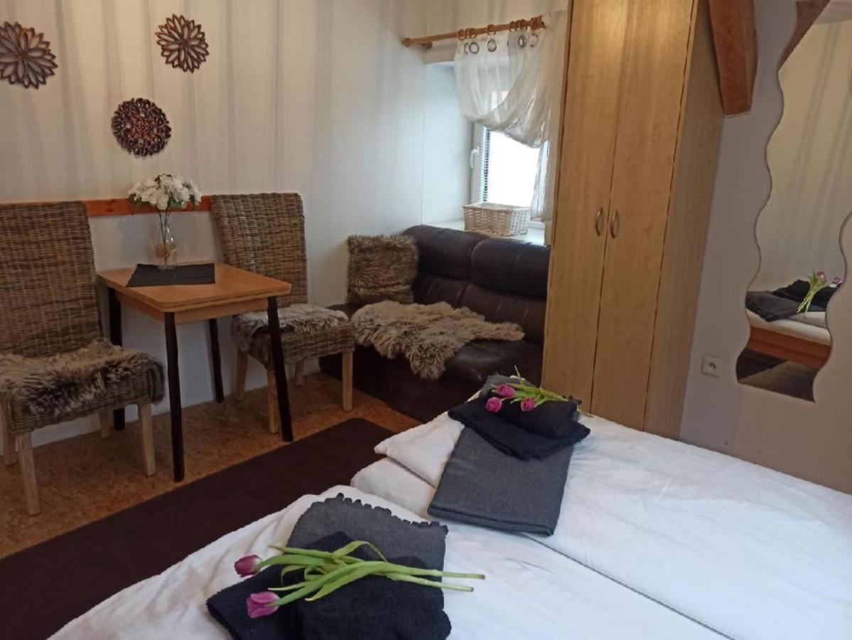 Studio (2 Adults)
