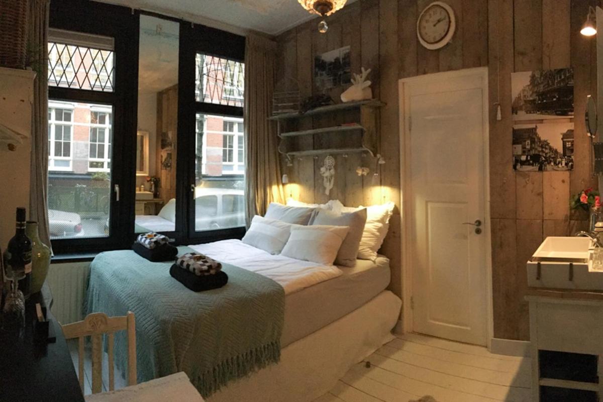 B&B Amsterdam - Guesthouseamsterdam - Bed and Breakfast Amsterdam