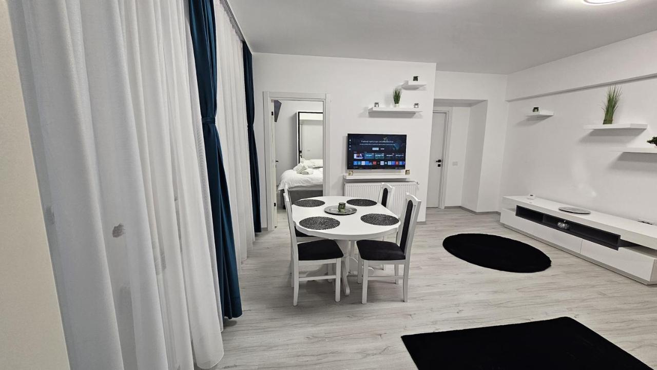 New World Militari Grand Studio 3 - B&B